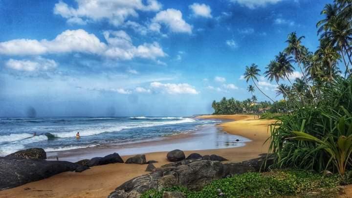 Nethum Beach House Hikkaduwa Esterno foto